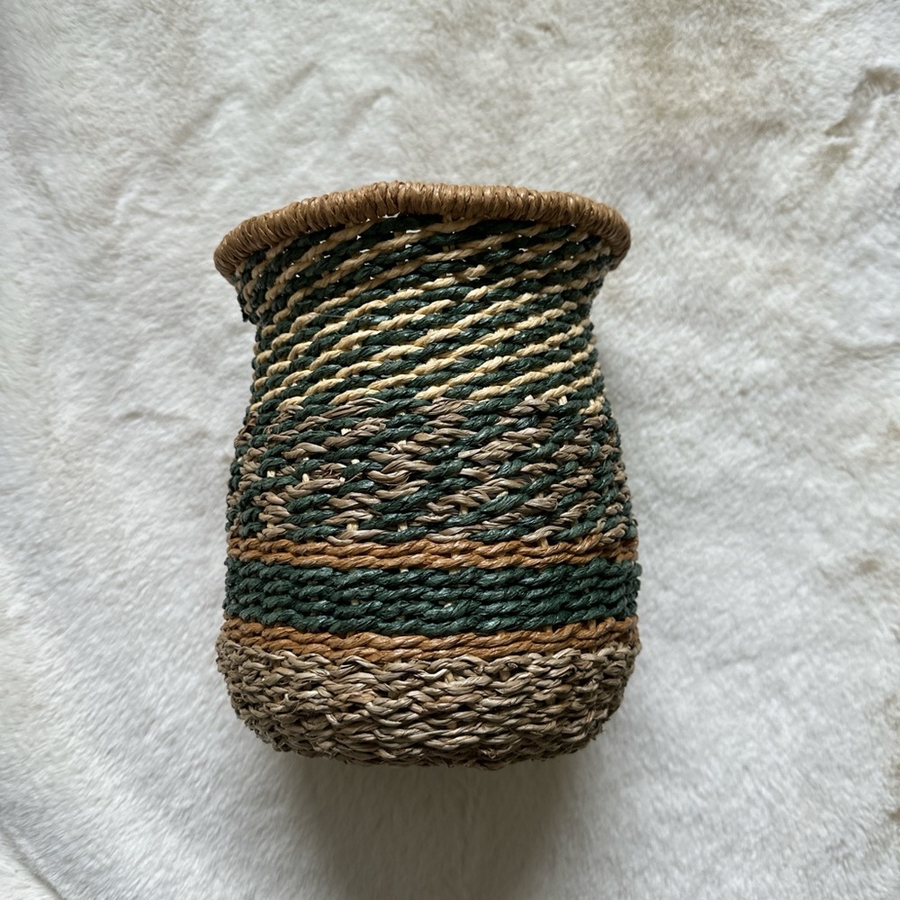 Anthropologie Handwoven Natural Seagrass Accent Basket in Green and Brown